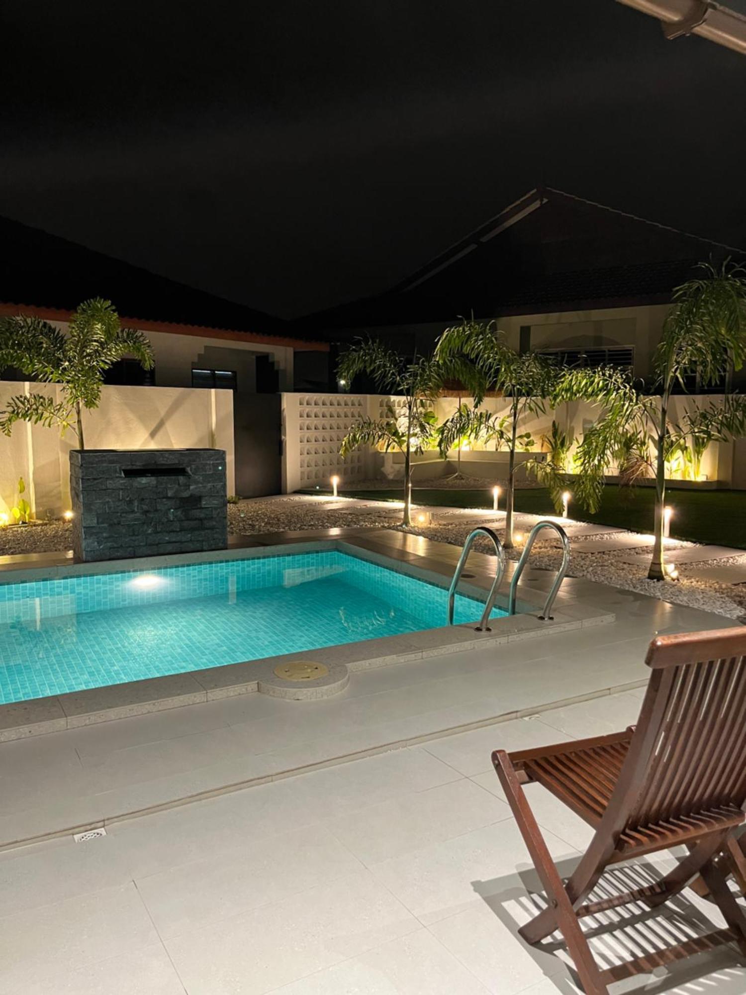Home In Terengganu With Private Pool Куала-Тренгану Экстерьер фото
