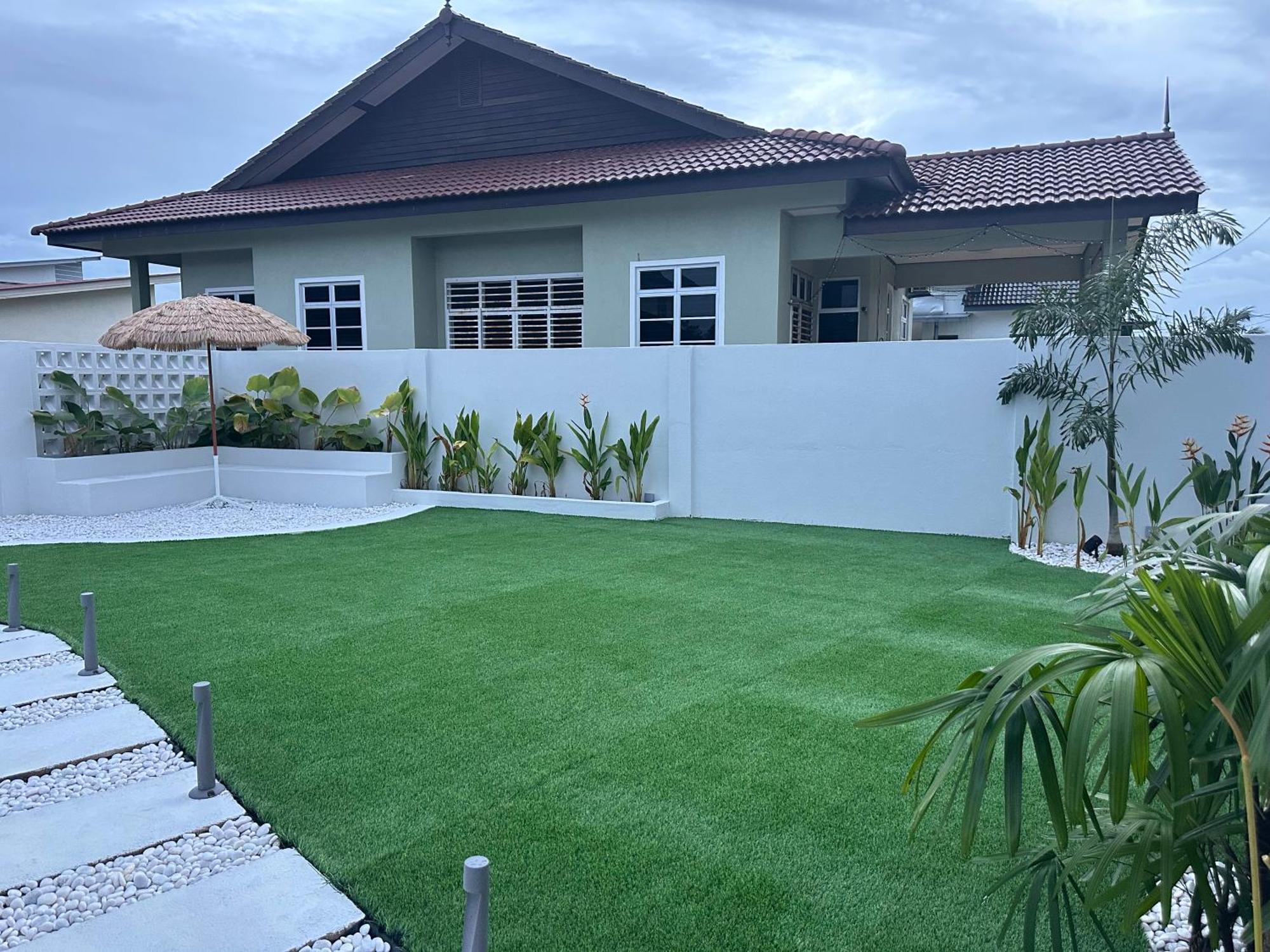 Home In Terengganu With Private Pool Куала-Тренгану Экстерьер фото